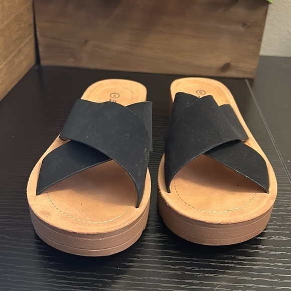 Soda Lucy open toe flatform crisscross band uppers sandals size 6 - Picture 4 of 5